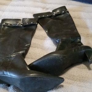 Knee length leather boots